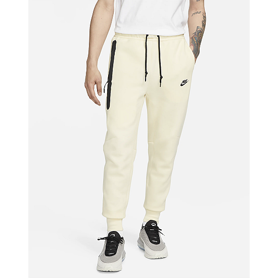 Pantaloni Nike Sportswear Tech Fleece Coconut Milk