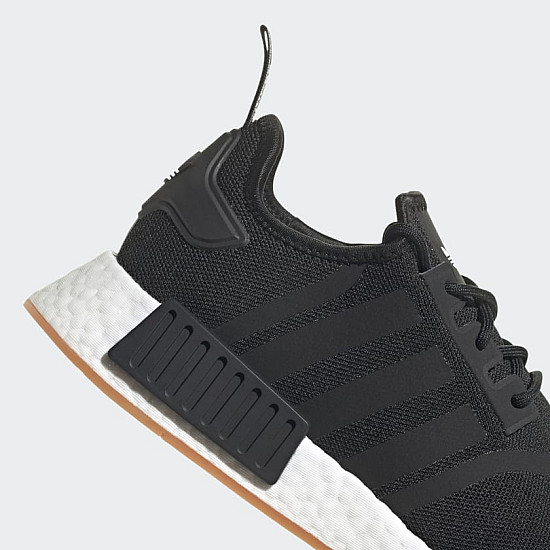 Adidas NMD_R1 Core Black / Gum